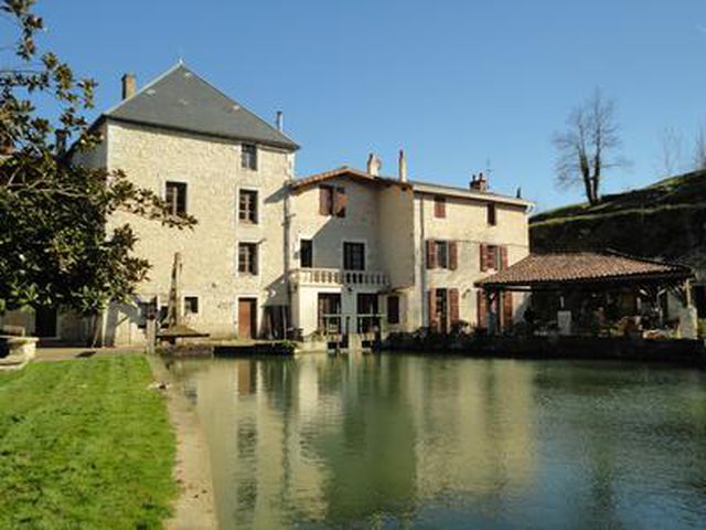 Moulin à Eau Et Appartements à Vendre Avec Turbine Hydro électrique Charente