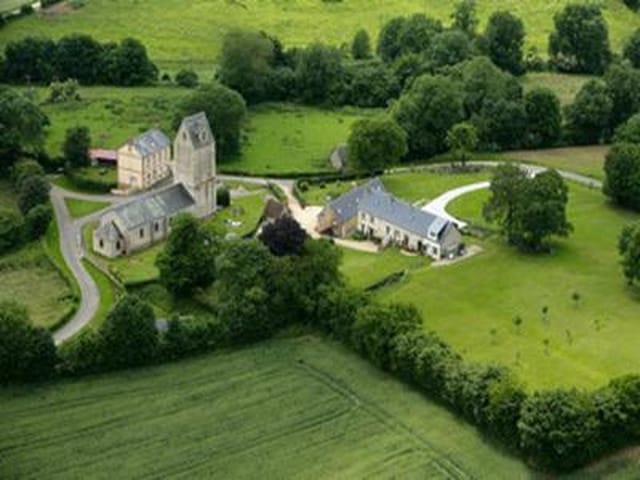 Moulins La Marche Orne Domaine à Vendre Sur 12 Ha Avec 2 Fermes Et Dépendance