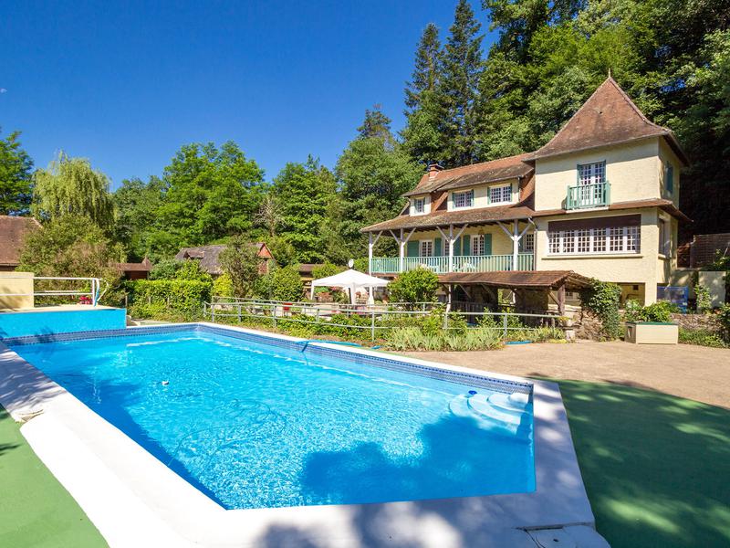 Maison De Moulin à Vendre Sur 1 Ha Avec Gîte Et Piscine