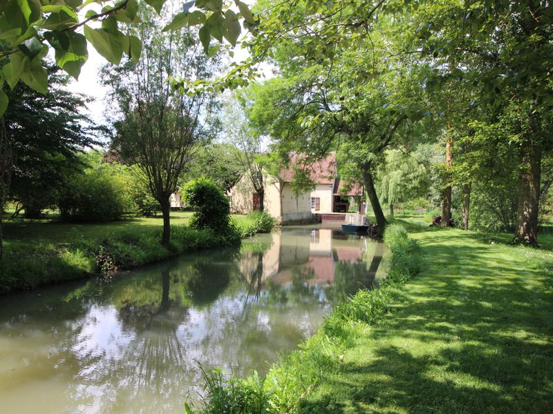 Ancien Moulin à Eau à Vendre Avec Roue Sur 38 Ha à Lextérieur De Chabris Cher